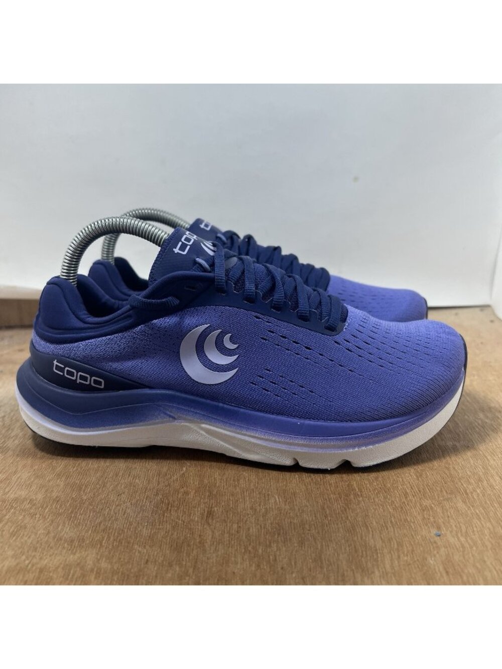 Topo Magnifly 5 Womens Size 8 Purple Lilac Athletic Running Shoes Sneakers